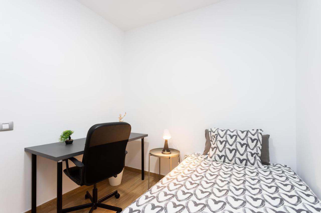 Home2Book Design Black & White Santa Cruz Home Bagian luar foto