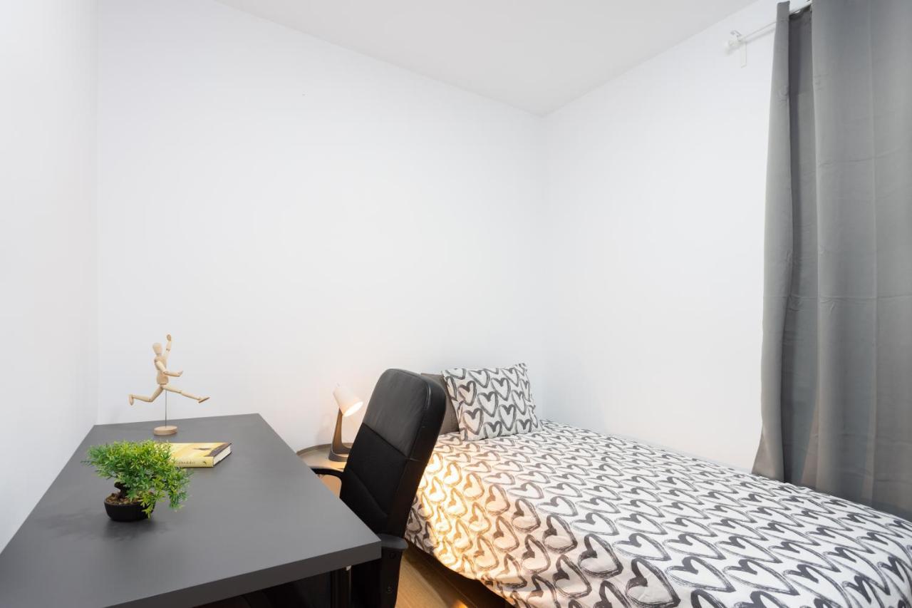 Home2Book Design Black & White Santa Cruz Home Bagian luar foto